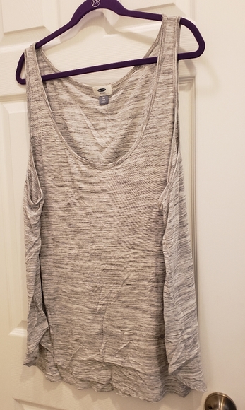 Old Navy Tops - Comfy Tank XXL🌺